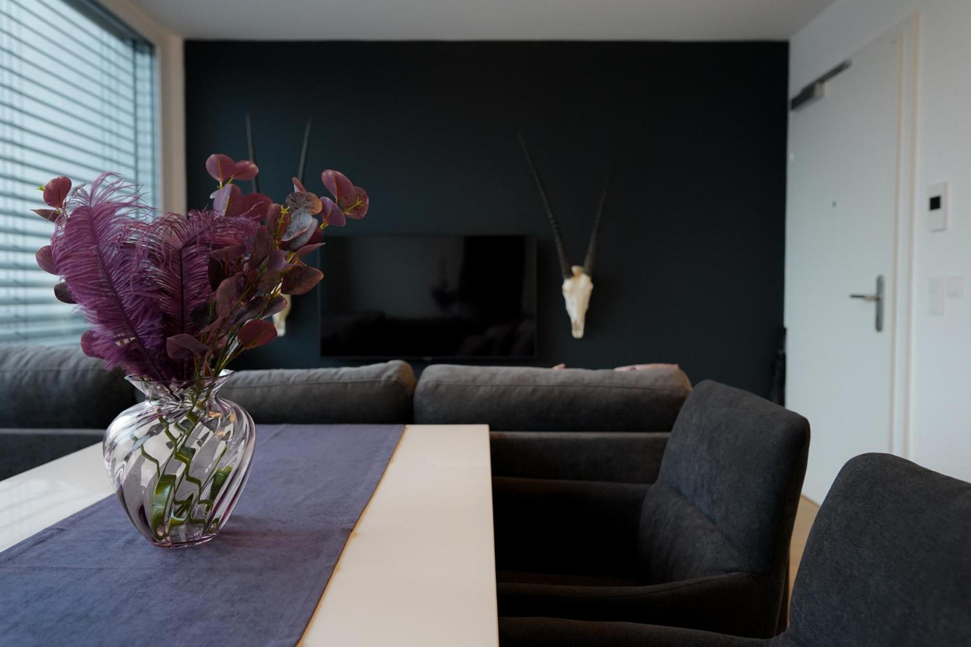 Modern Stylish Design Apartment With Free Parking Emily Bécs Kültér fotó