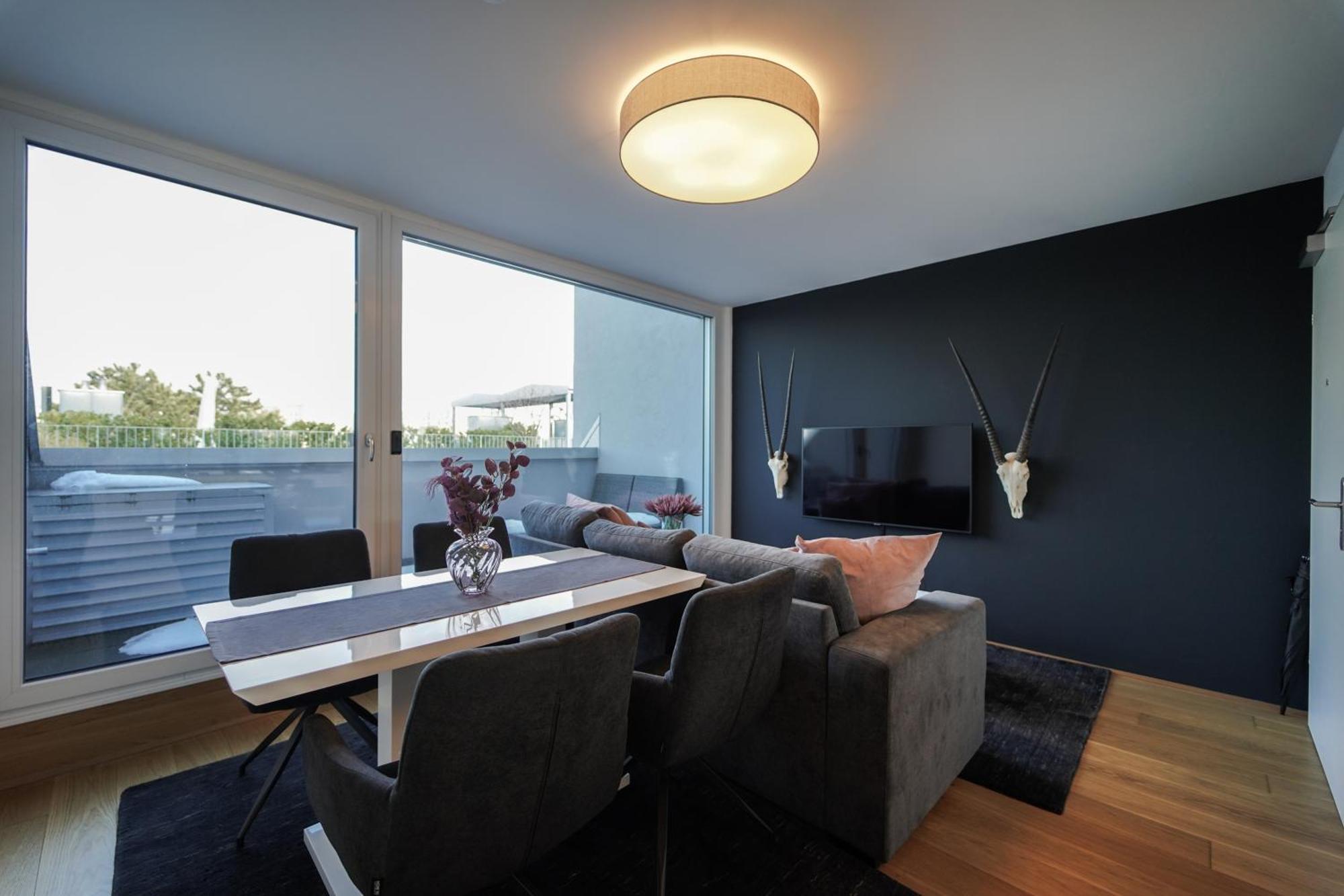 Modern Stylish Design Apartment With Free Parking Emily Bécs Kültér fotó