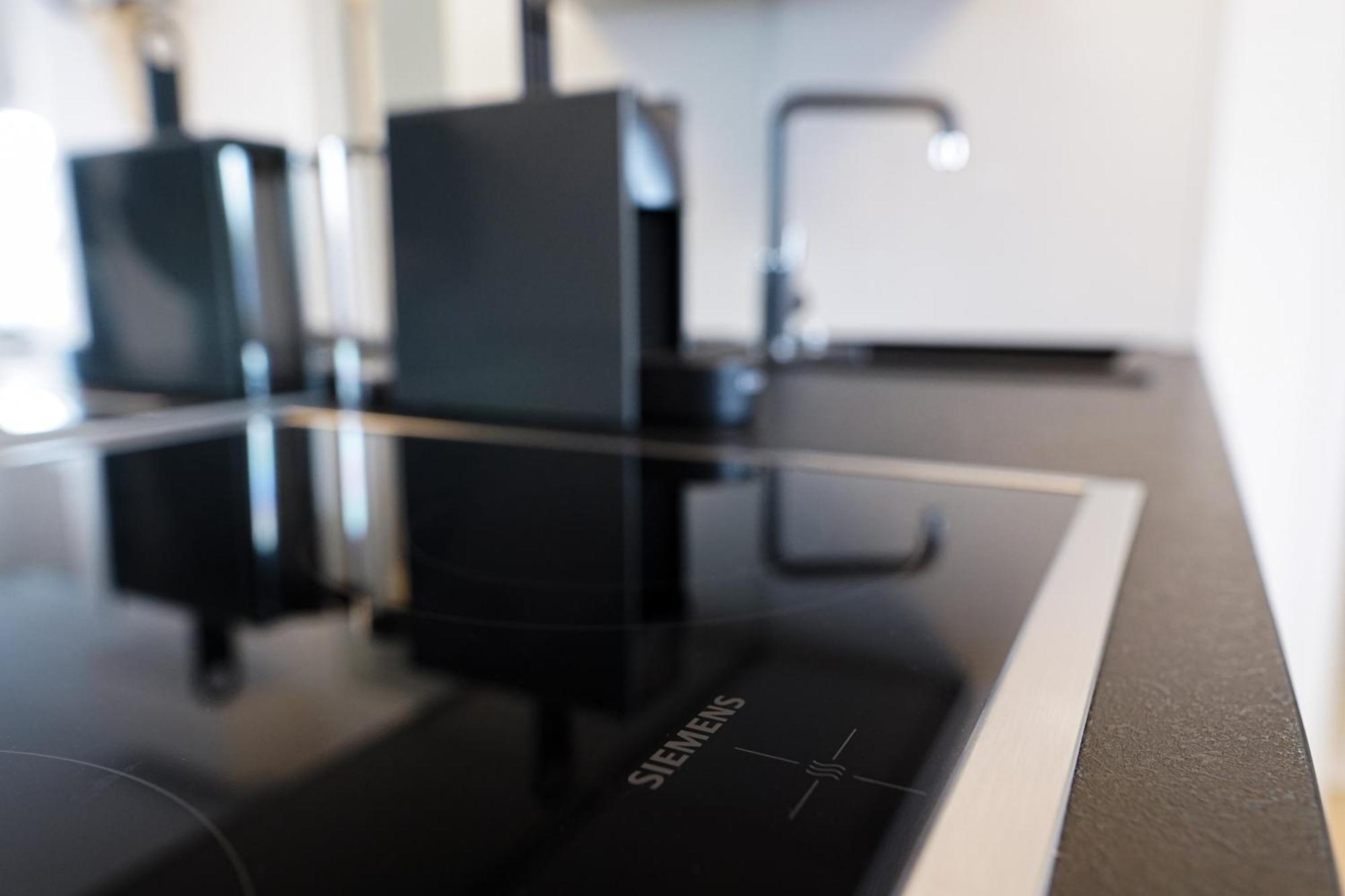 Modern Stylish Design Apartment With Free Parking Emily Bécs Kültér fotó