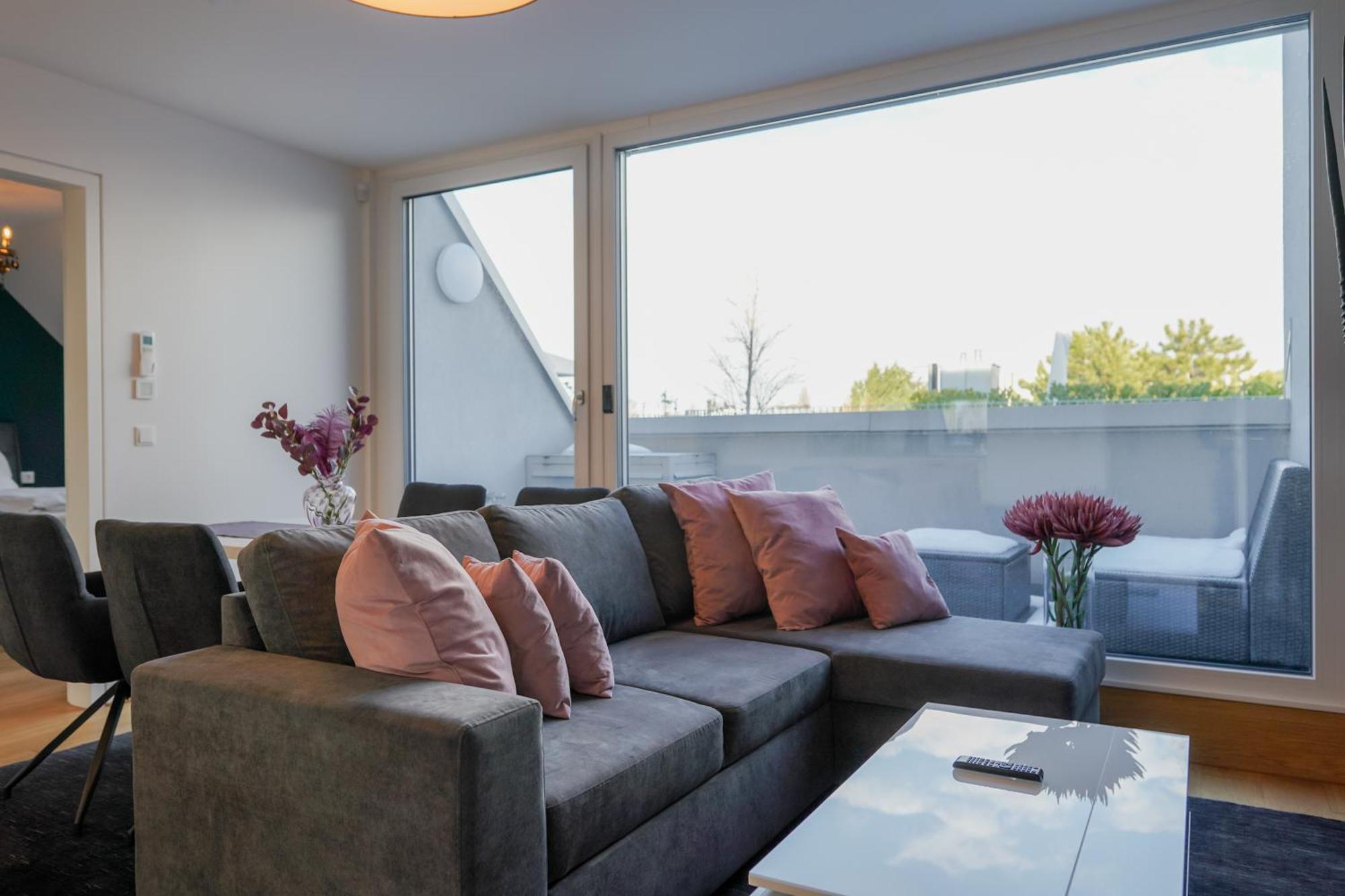 Modern Stylish Design Apartment With Free Parking Emily Bécs Kültér fotó