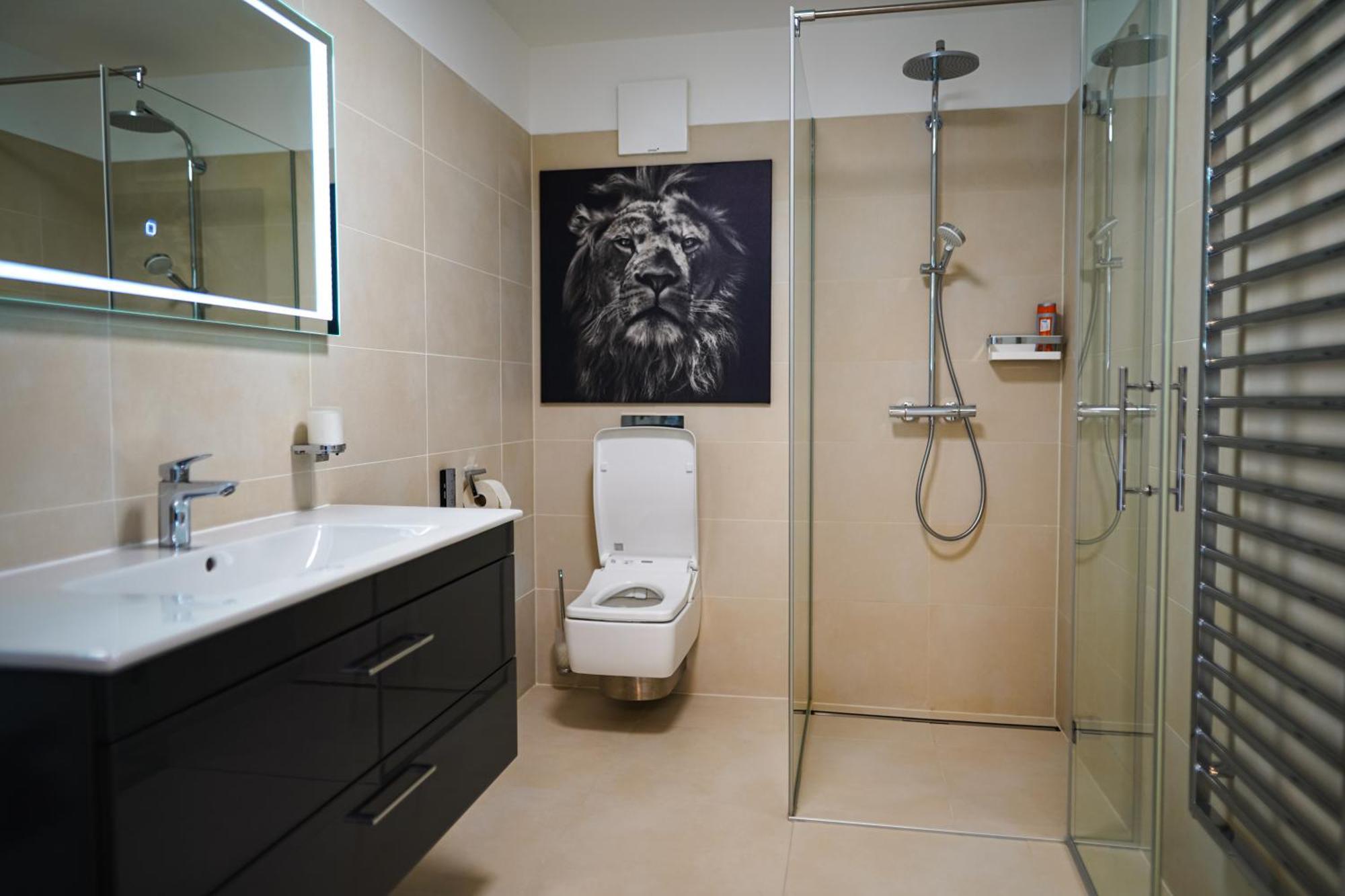 Modern Stylish Design Apartment With Free Parking Emily Bécs Kültér fotó
