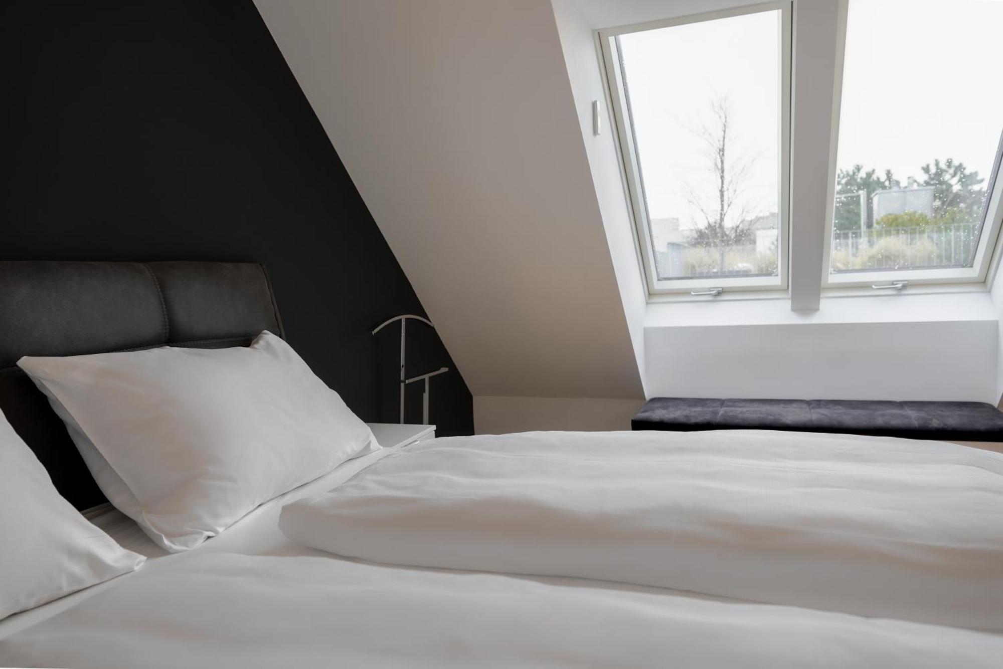 Modern Stylish Design Apartment With Free Parking Emily Bécs Kültér fotó